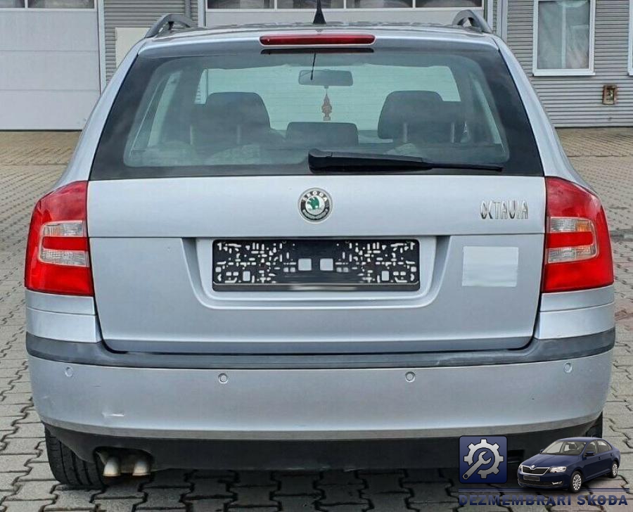 Aripa spate skoda octavia 2010