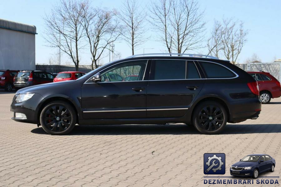 Bancheta spate skoda superb 2010